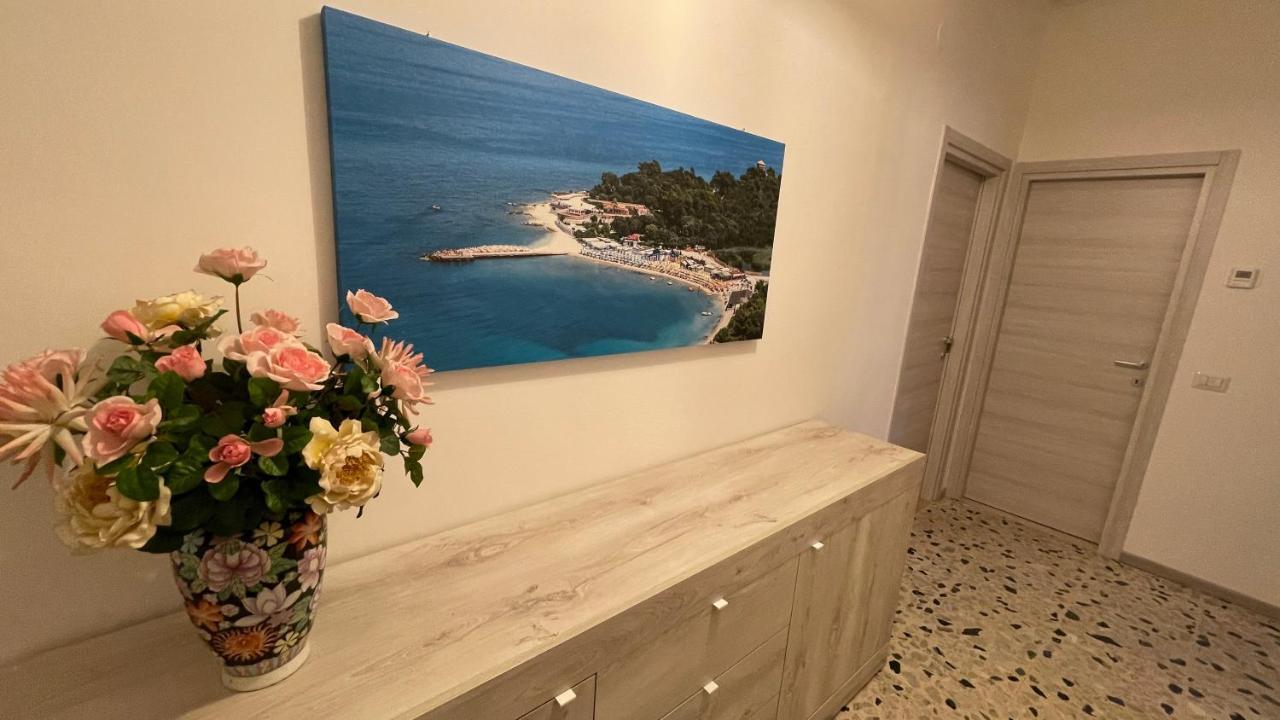 4 Pini Apartment Ancona Bagian luar foto