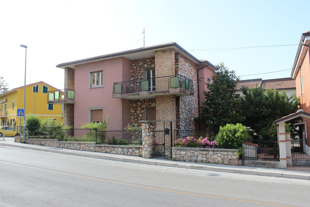 4 Pini Apartment Ancona Bagian luar foto